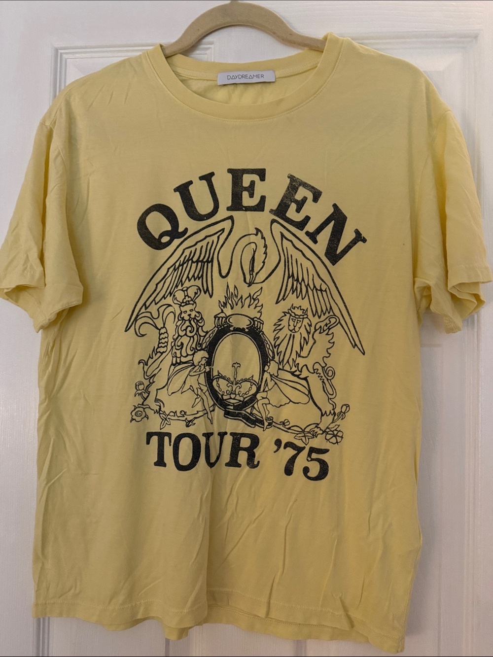 DAYDREAMER women’s Queen Tour ’75 Yellow Graphic Tee
